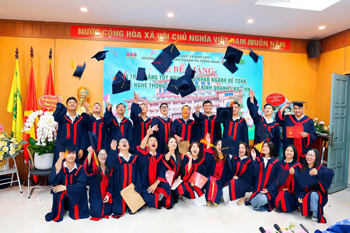 Về Hình Thức Học: Sinh ra dành cho người đi làm 1 Về Hình Thức Học: Sinh ra dành cho người đi làm 1