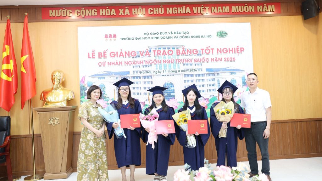 LỄ BẾ GIẢNG VÀ TRAO BẰNG TỐT NGHIỆP NGÀNH NGÔN NGỮ TRUNG NĂM 2026 - HỆ VỪA LÀM VỪA HỌC 13 LỄ BẾ GIẢNG VÀ TRAO BẰNG TỐT NGHIỆP NGÀNH NGÔN NGỮ TRUNG NĂM 2026 - HỆ VỪA LÀM VỪA HỌC 13