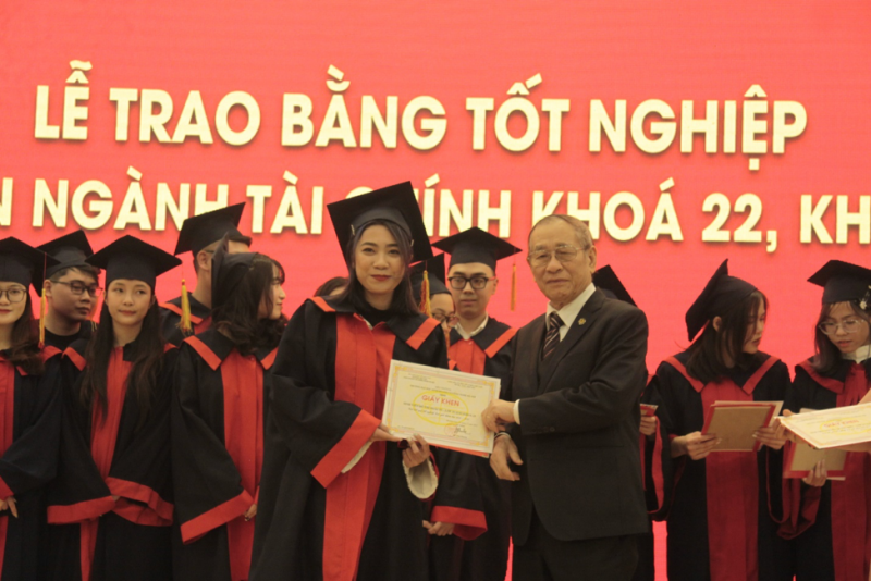 2. Ai có thể đăng ký học đại học hệ từ xa? 1 2. Ai có thể đăng ký học đại học hệ từ xa? 1